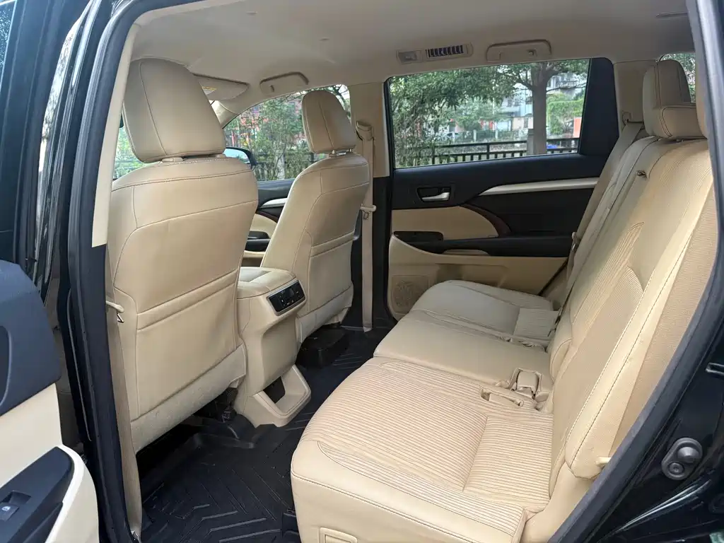 Toyota Highlander — миниатюра 6