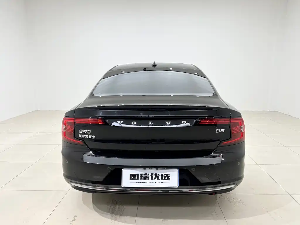 Volvo S90 2023 B5 Luxury