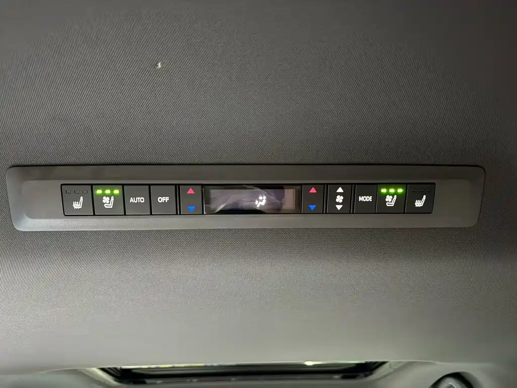 Toyota Sienna 2024 2.5L Luxury