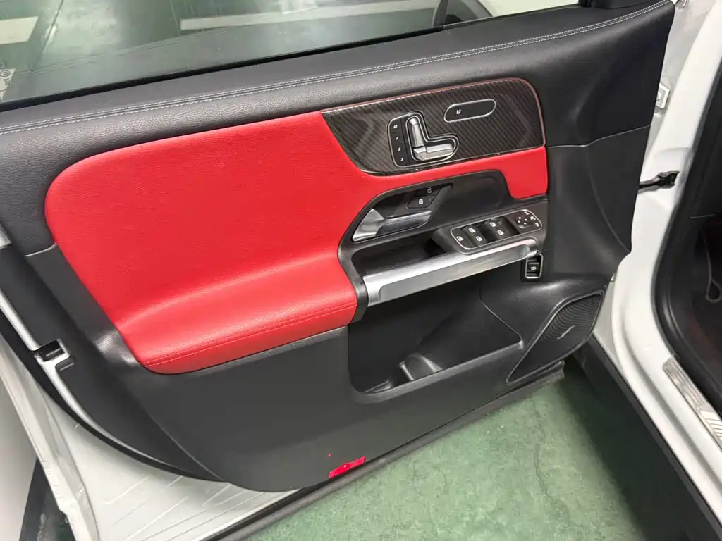 Mercedes-Benz GLB AMG — миниатюра 7