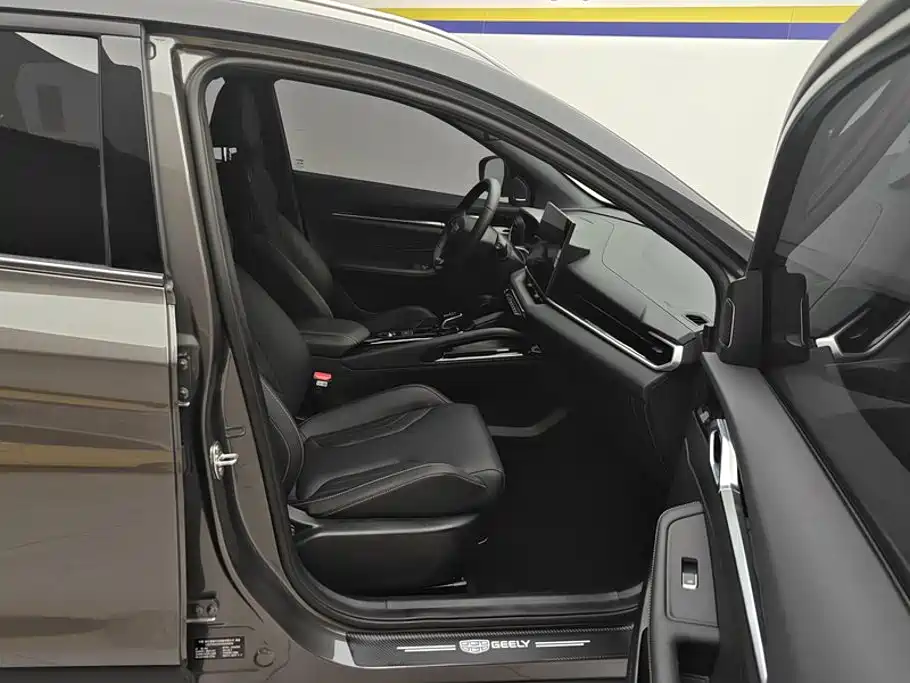 Geely Binyue — миниатюра 8