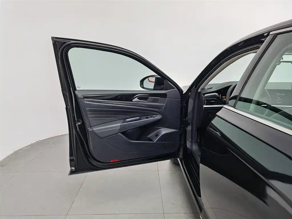 Volkswagen Passat 2023 280TSI