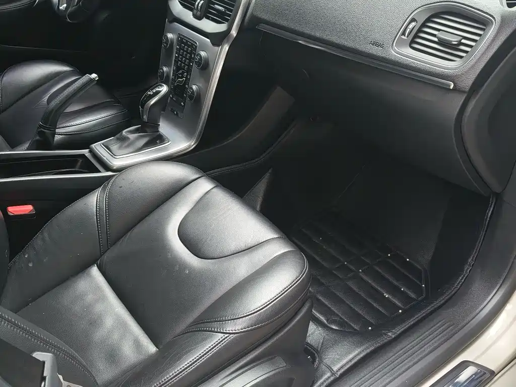 Volvo V40 — миниатюра 3