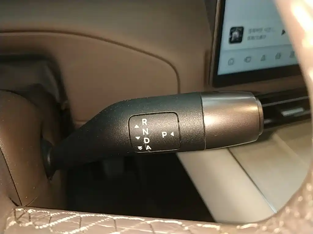 Li Auto Li MEGA — миниатюра 14