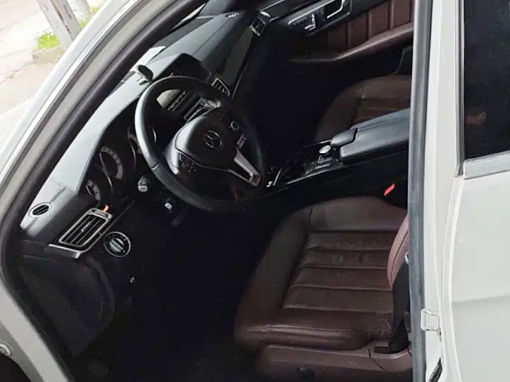 Mercedes-Benz E-Class — миниатюра 5