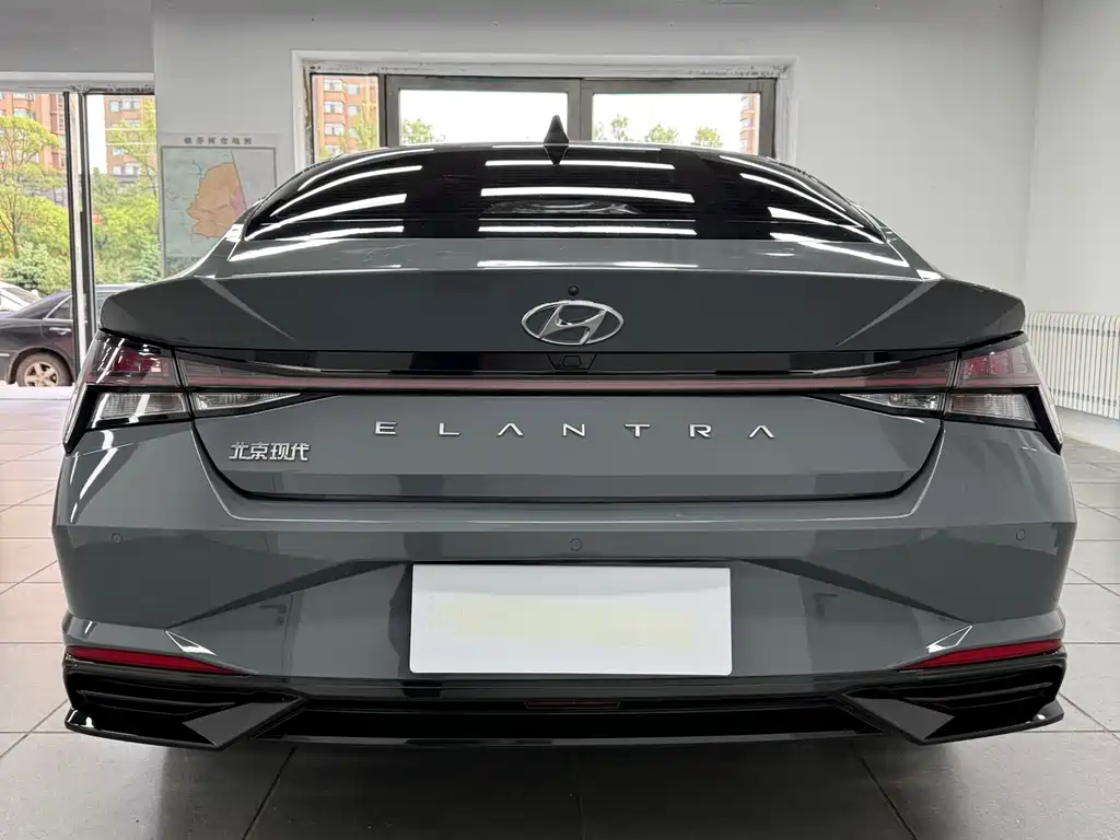 Hyundai Elantra 2022 1.5L CVT LUX Luxury