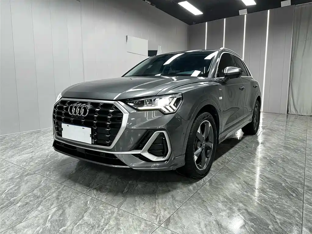 Купить Audi Q3