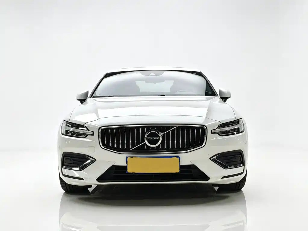 Volvo S60 2022 B4 Luxury