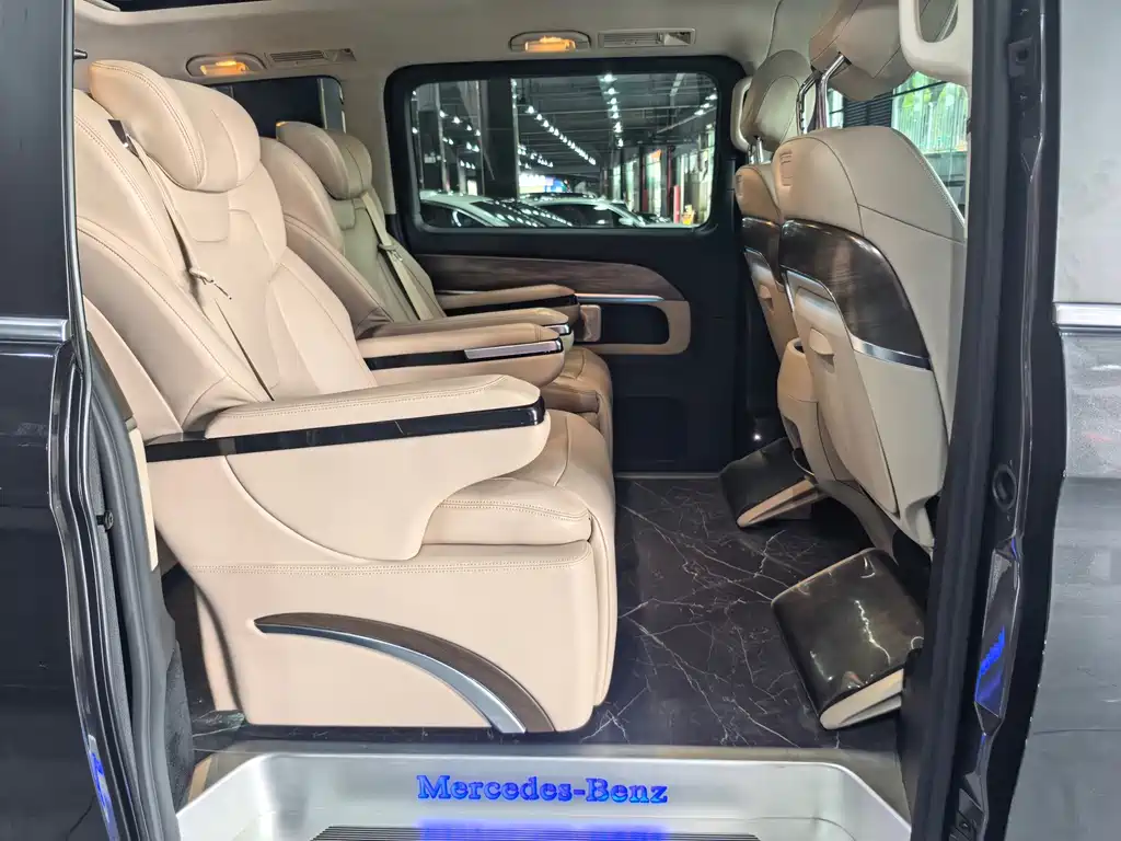 Mercedes-Benz V-Class — миниатюра 11