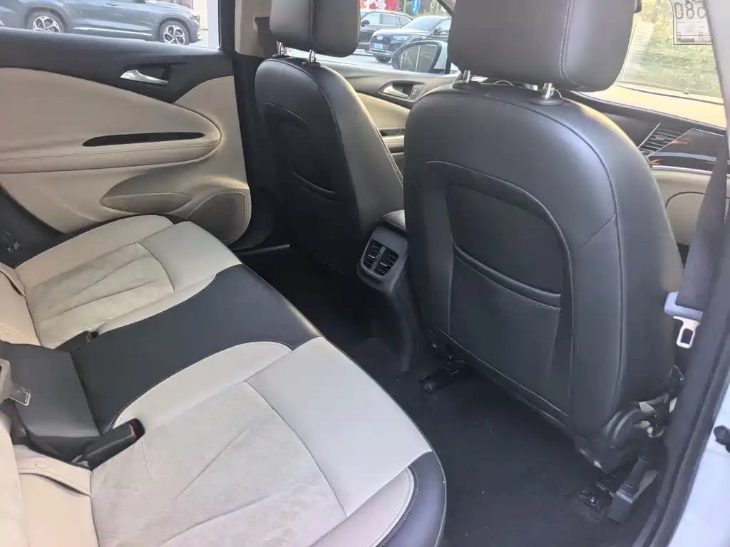 Buick Verano — миниатюра 10