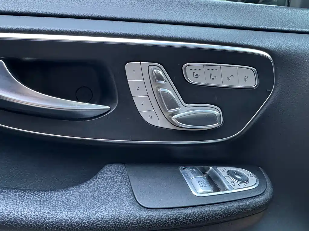 MERCEDES-BENZ V CLASS