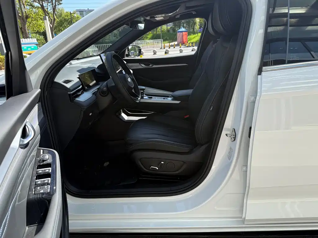 GEELY AUTOMOBILE XINGRUI