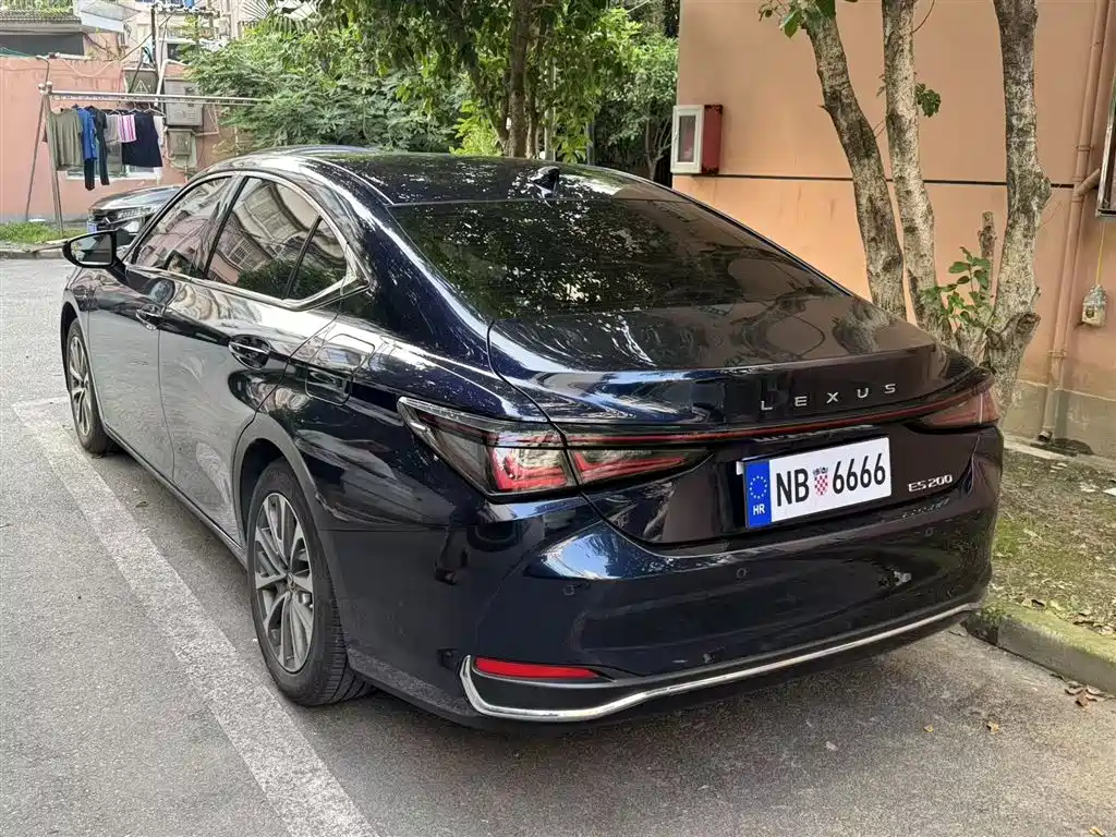 Lexus ES 2025 200 Premium