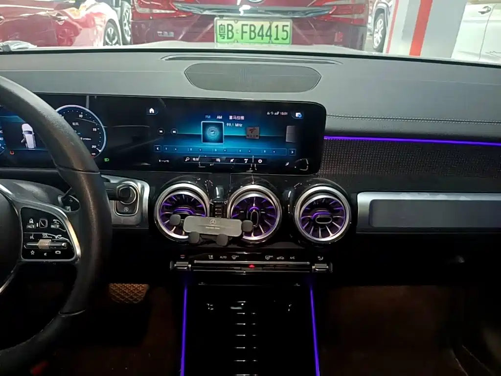 Mercedes-Benz GLB — миниатюра 13