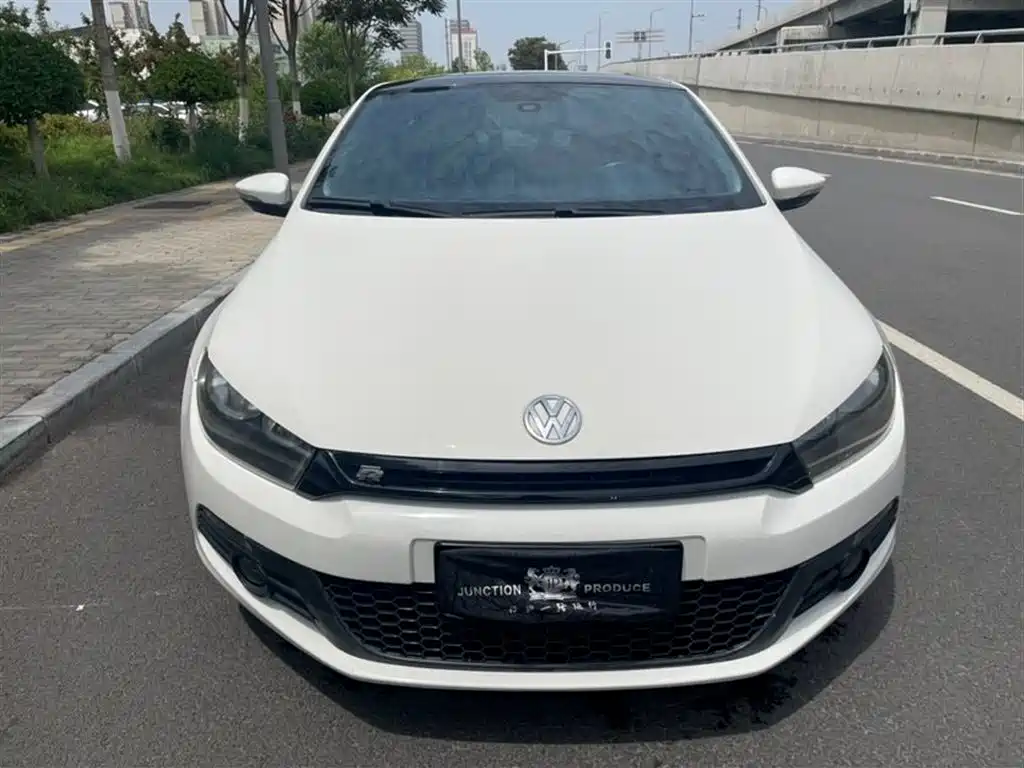 Купить Volkswagen Scirocco