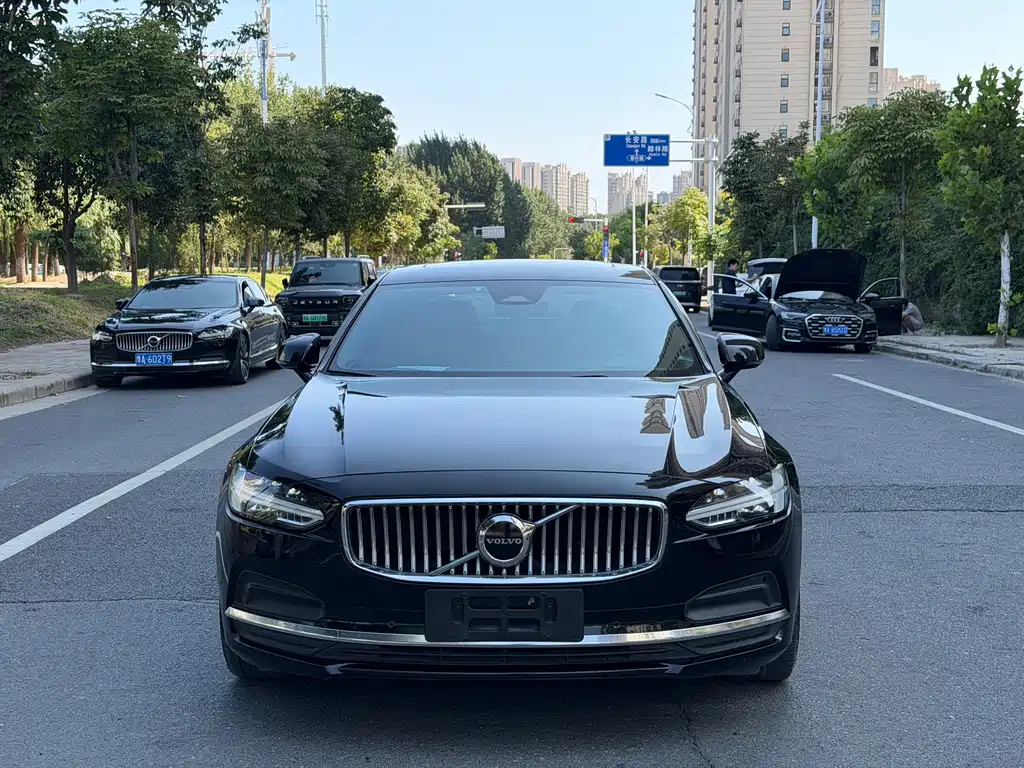 Volvo S90 — миниатюра 2