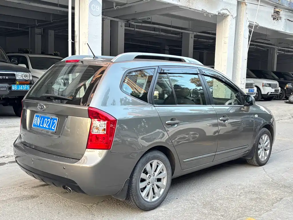 Kia Carens — миниатюра 7