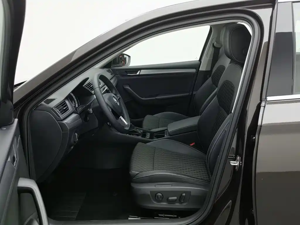Skoda Superb — миниатюра 10