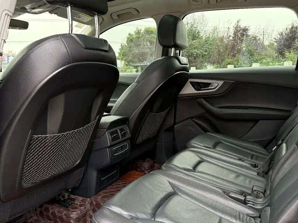Audi Q7 — миниатюра 7