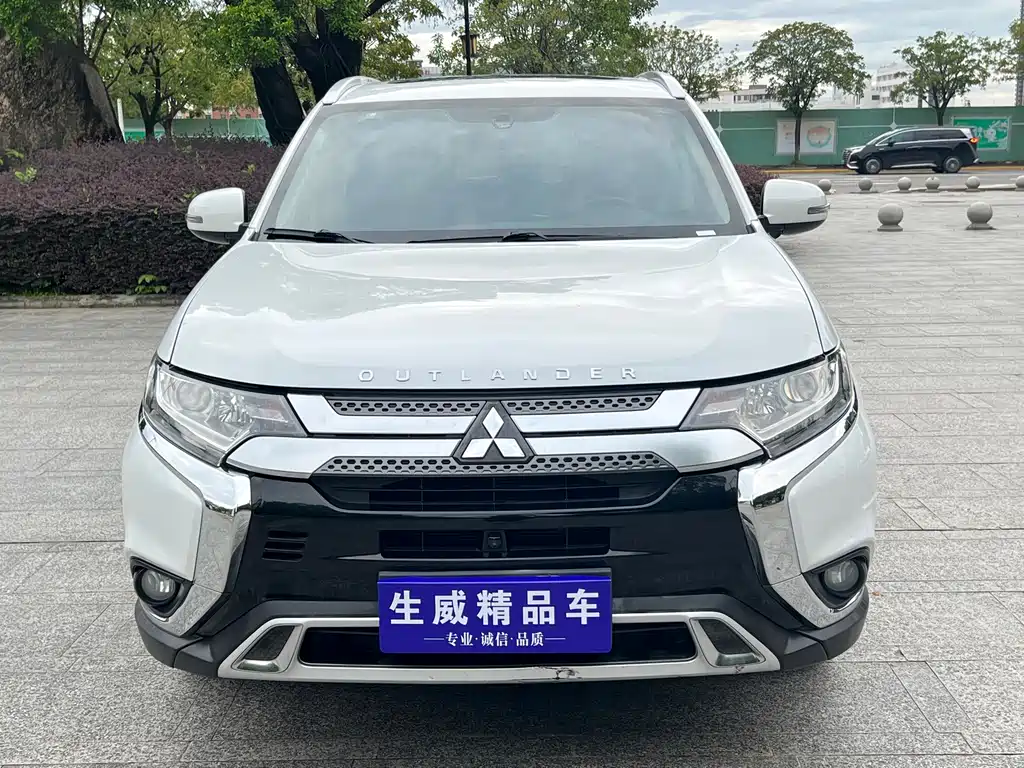 Mitsubishi Outlander — миниатюра 2