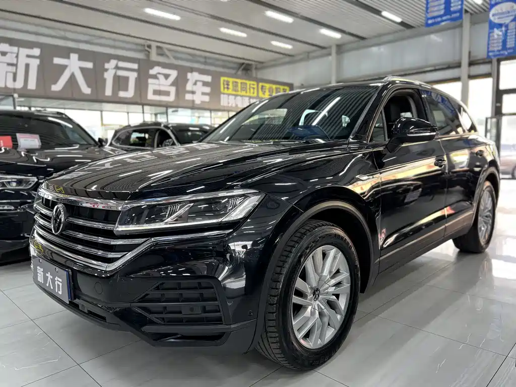 Купить Volkswagen Touareg