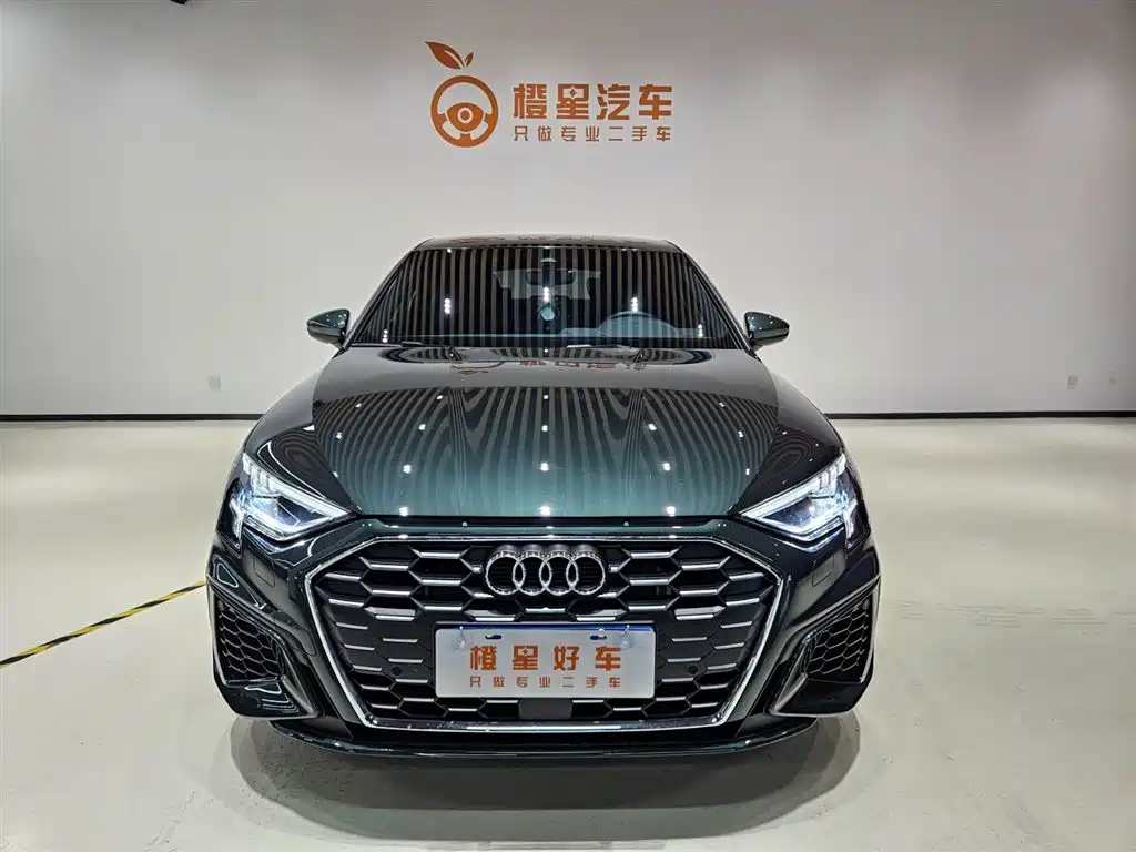 AUDI  A3