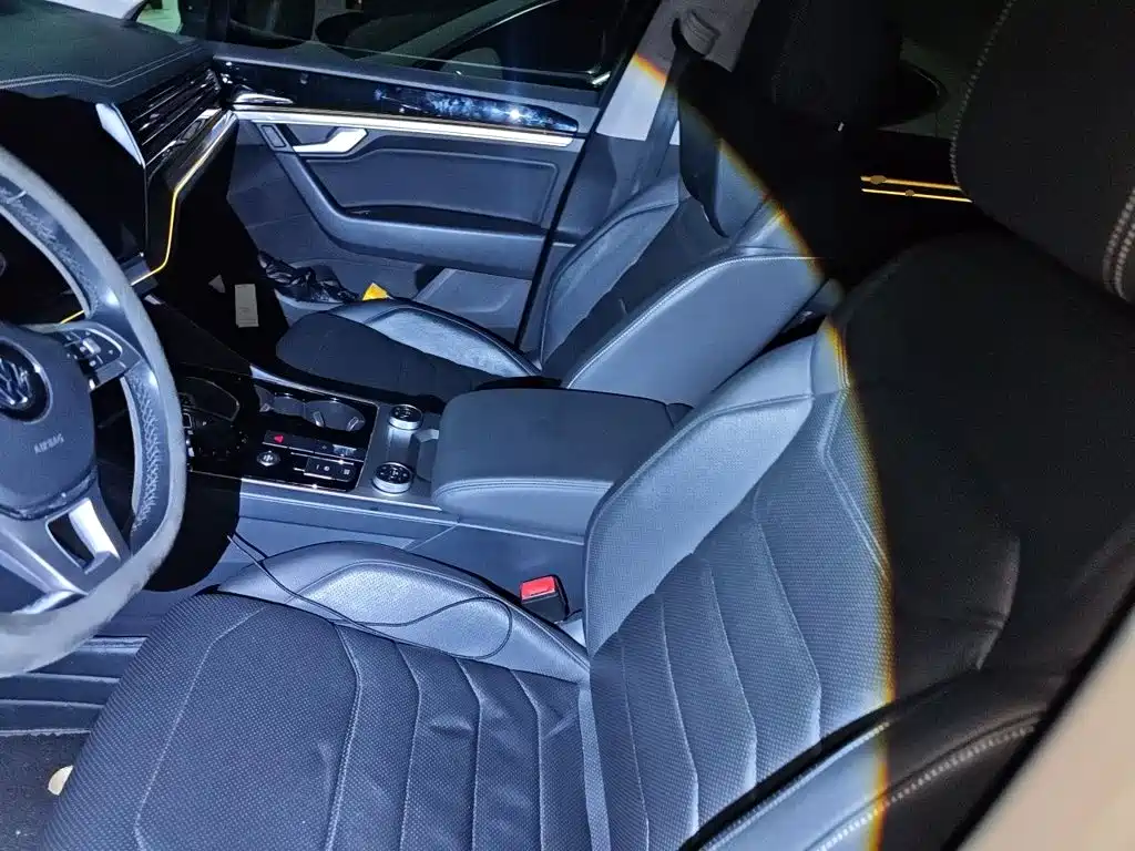 Volkswagen Touareg — миниатюра 12