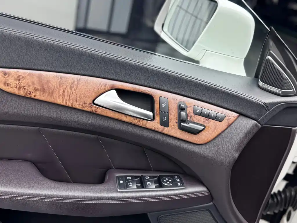 Mercedes-Benz CLS — миниатюра 18