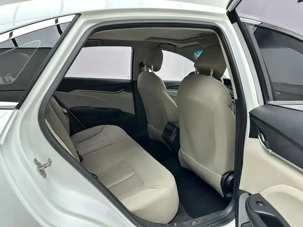 Buick Excelle — миниатюра 5