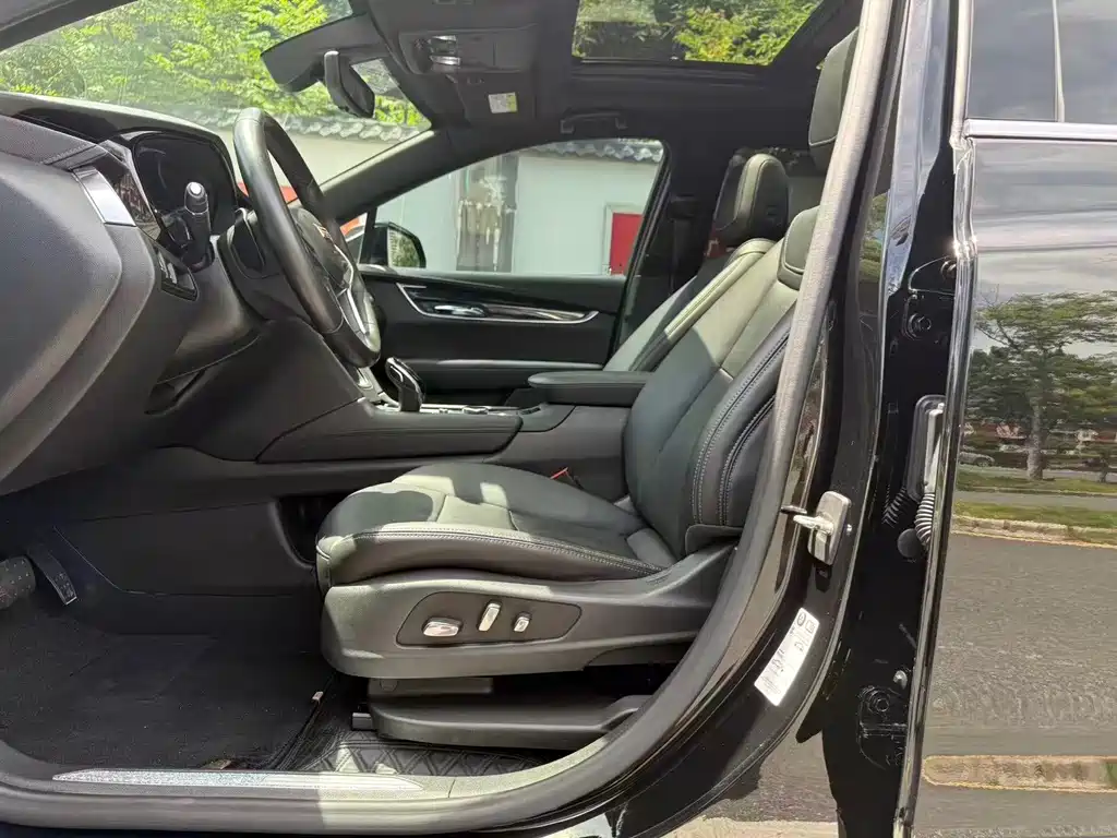 Cadillac XT5 — миниатюра 10