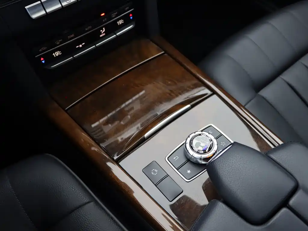Mercedes-Benz E-Class — миниатюра 18