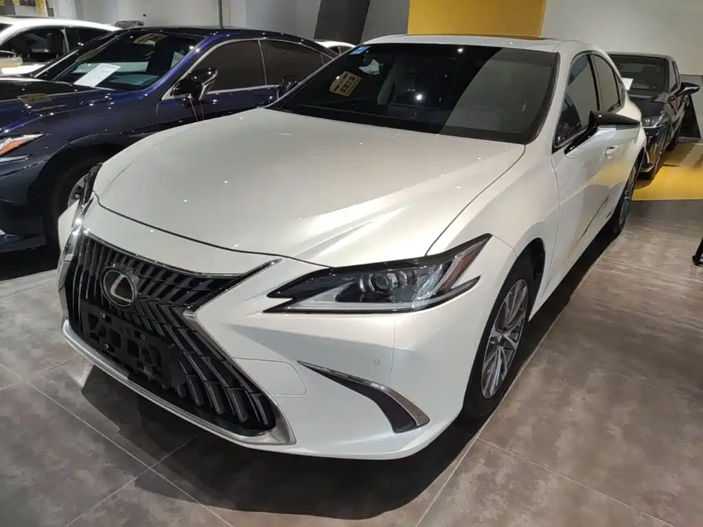 Lexus ES — миниатюра 2