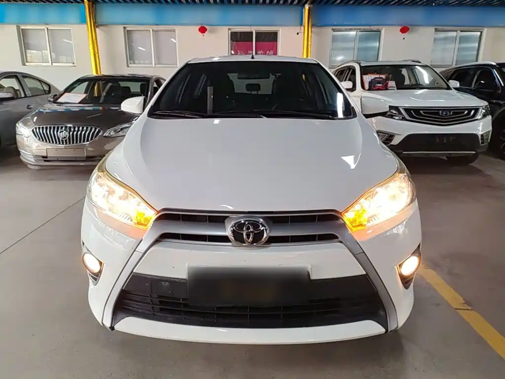 Toyota Yaris L — миниатюра 3