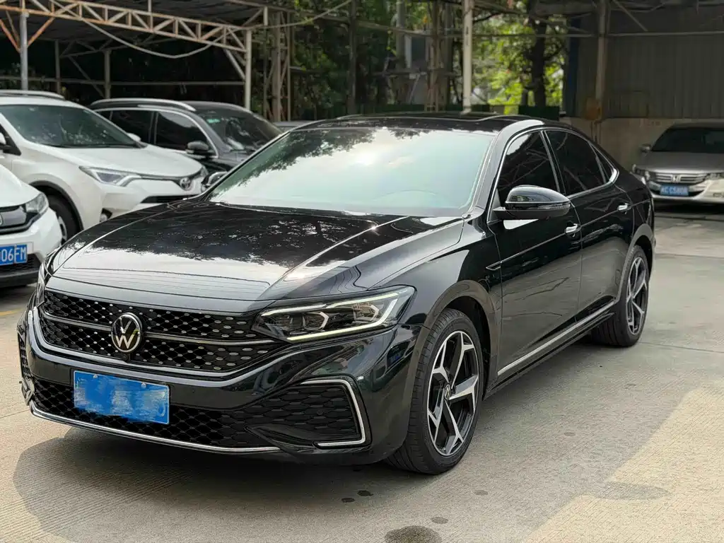 Volkswagen Passat 2023