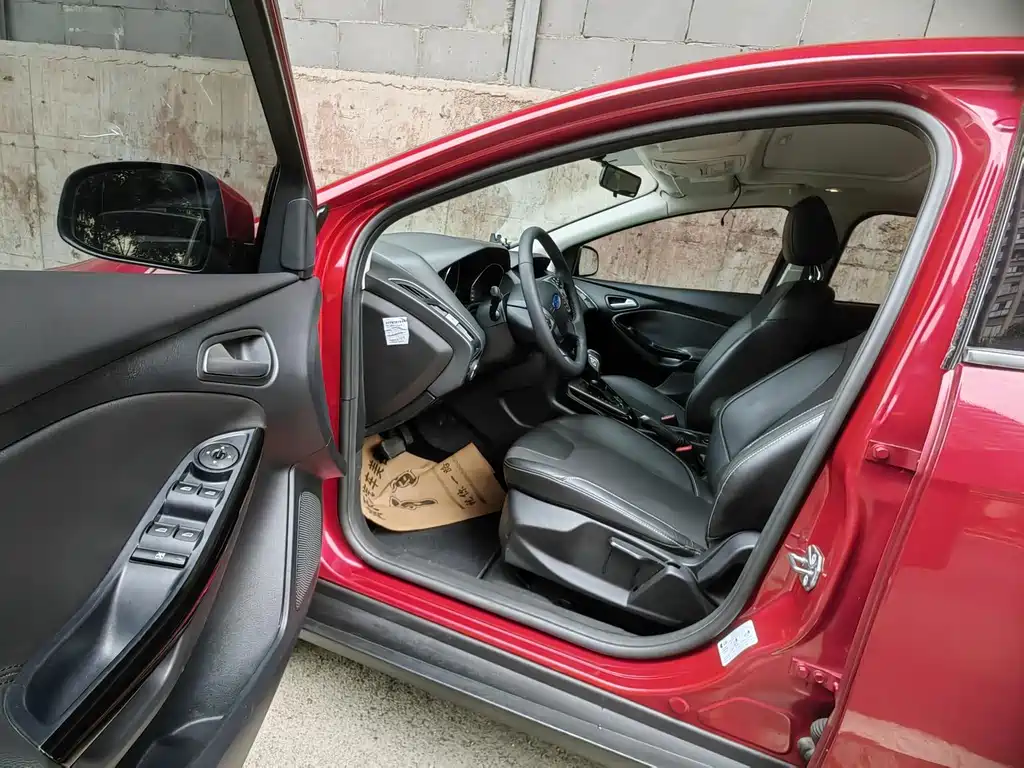 Ford Focus — миниатюра 10
