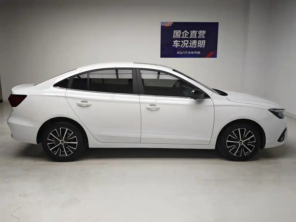 Roewe i5 — миниатюра 7