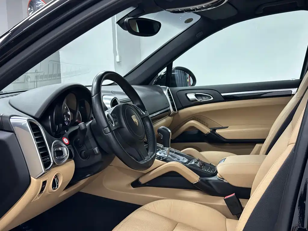 Porsche Cayenne 2014 Cayenne Platinum Edition 3.0T
