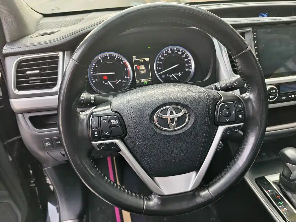 TOYOTA HIGHLANDER