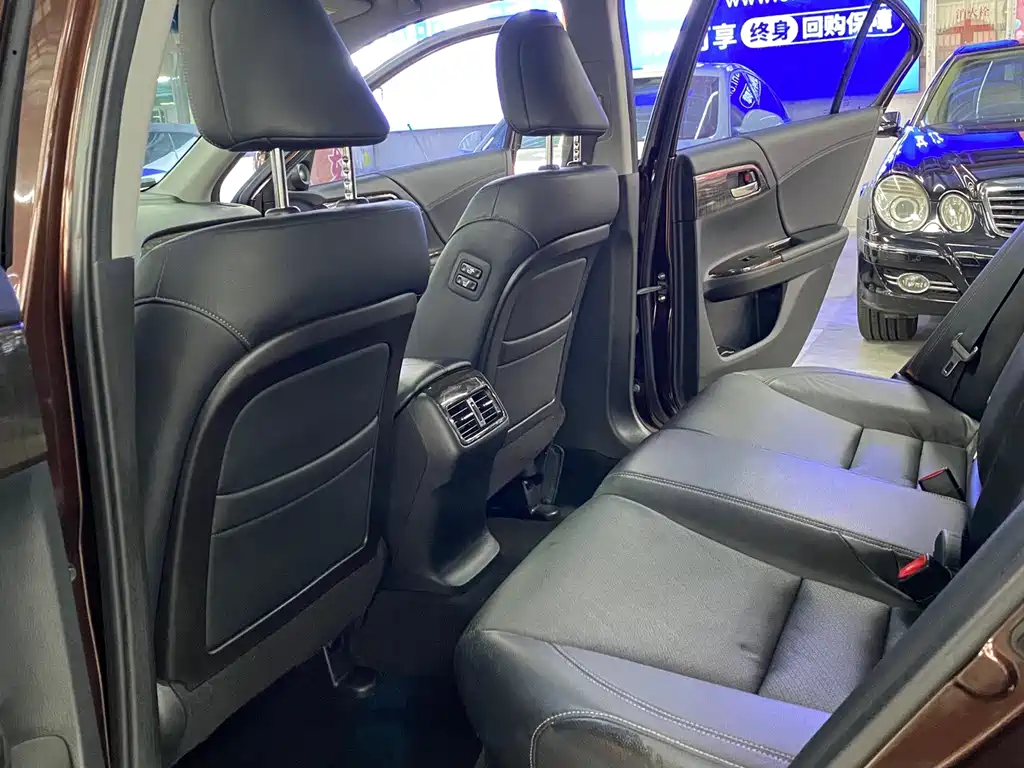 Honda Accord — миниатюра 10