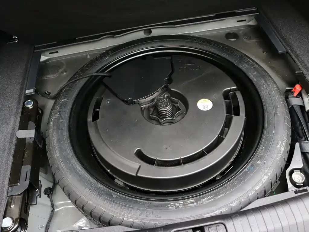 Audi A6L — миниатюра 12