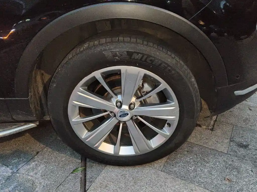 Ford Explorer (Import) — миниатюра 22