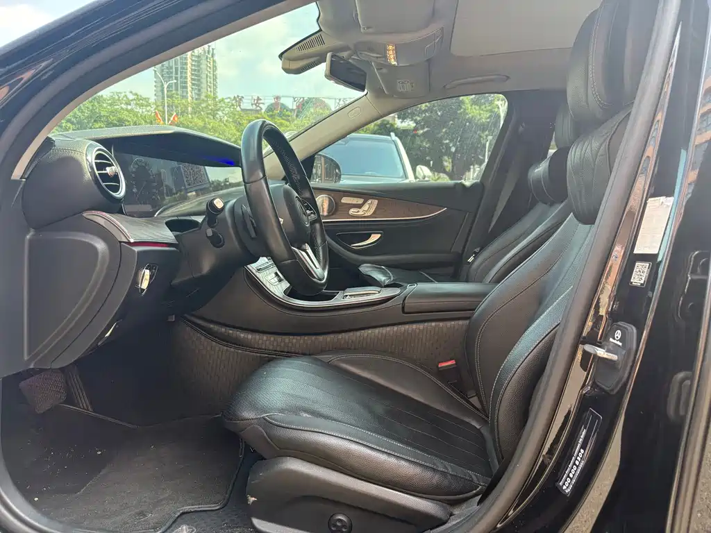 Mercedes-Benz E-Class — миниатюра 7