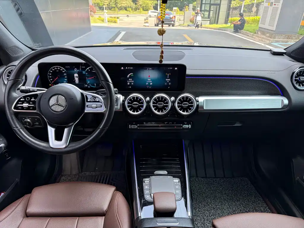 Mercedes-Benz GLB — миниатюра 8