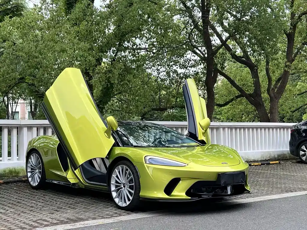 McLaren GT 2023