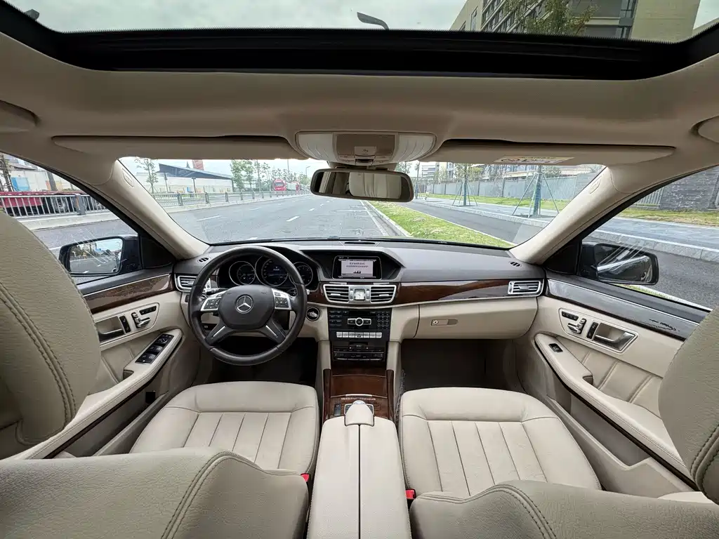 Mercedes-Benz E-Class — миниатюра 5