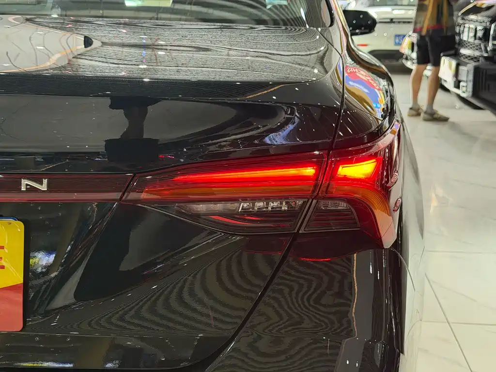 Toyota Avalon — миниатюра 8