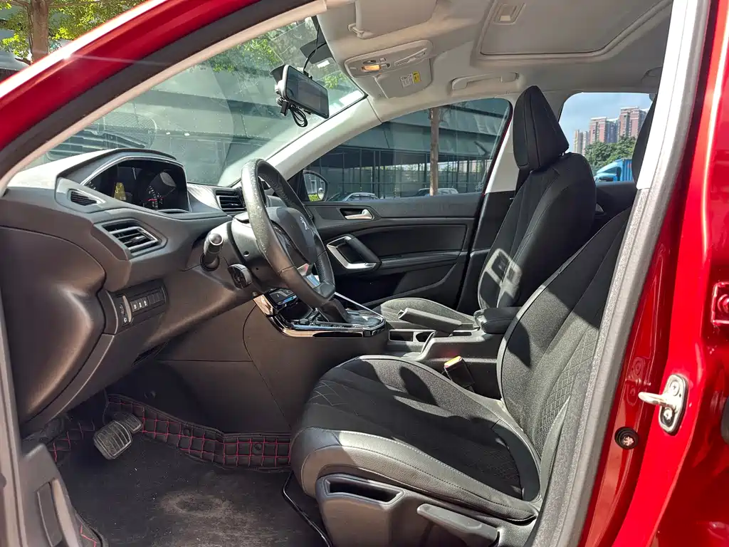 Peugeot 308 — миниатюра 7