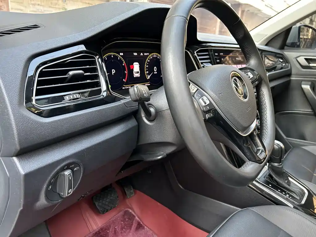 VOLKSWAGEN T ROC EXPLORING SONGS