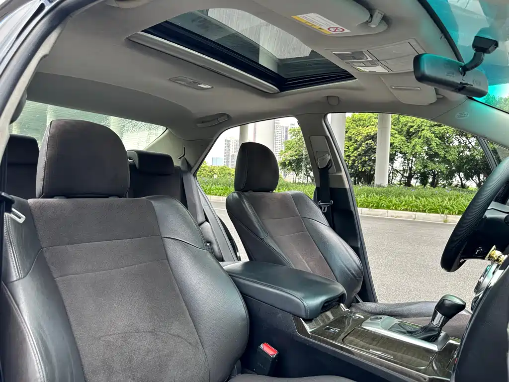 Toyota Reiz 2013 2.5V