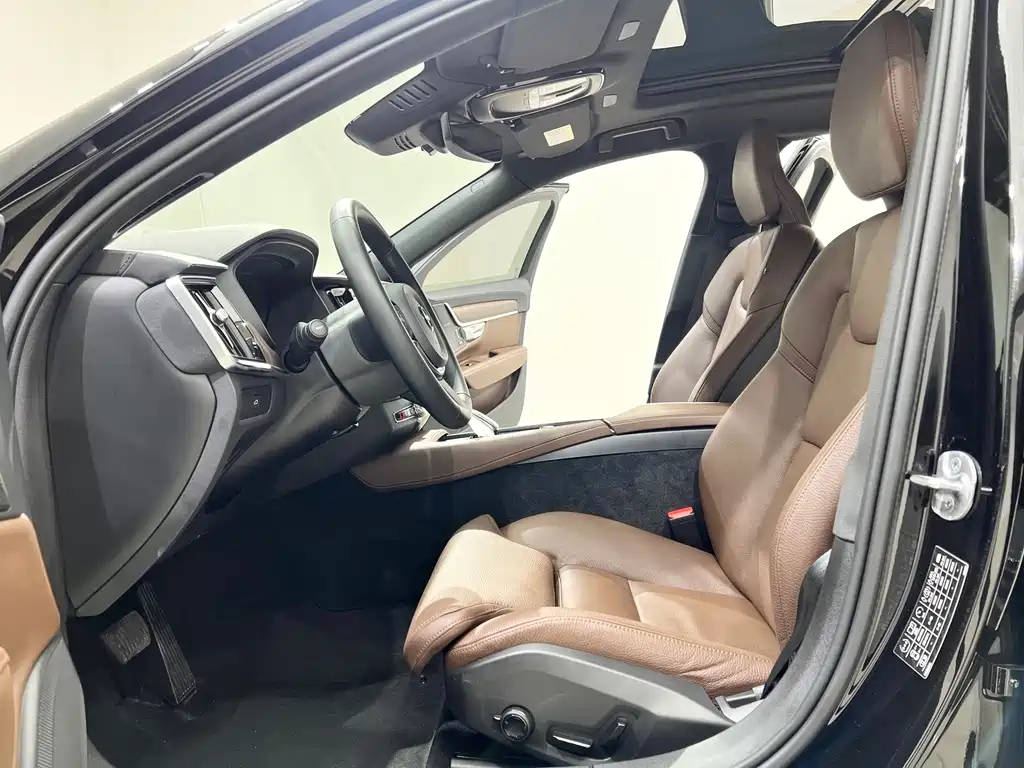 Volvo S90 2023 B5 Luxury